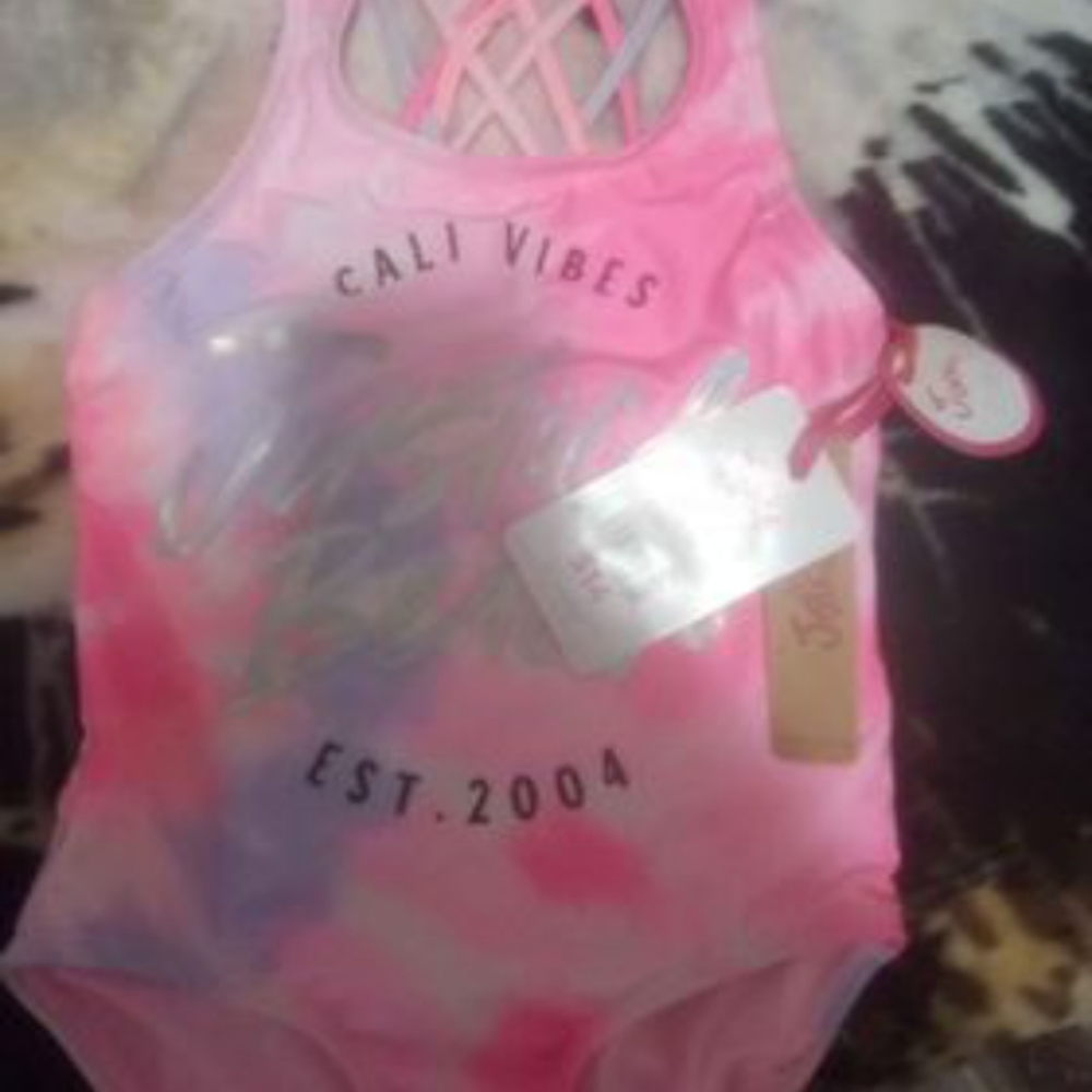 Girls XS-5/6 Strappy Back 1P Graphic Swim One Piece Bathing Suit/ Justice-Pink